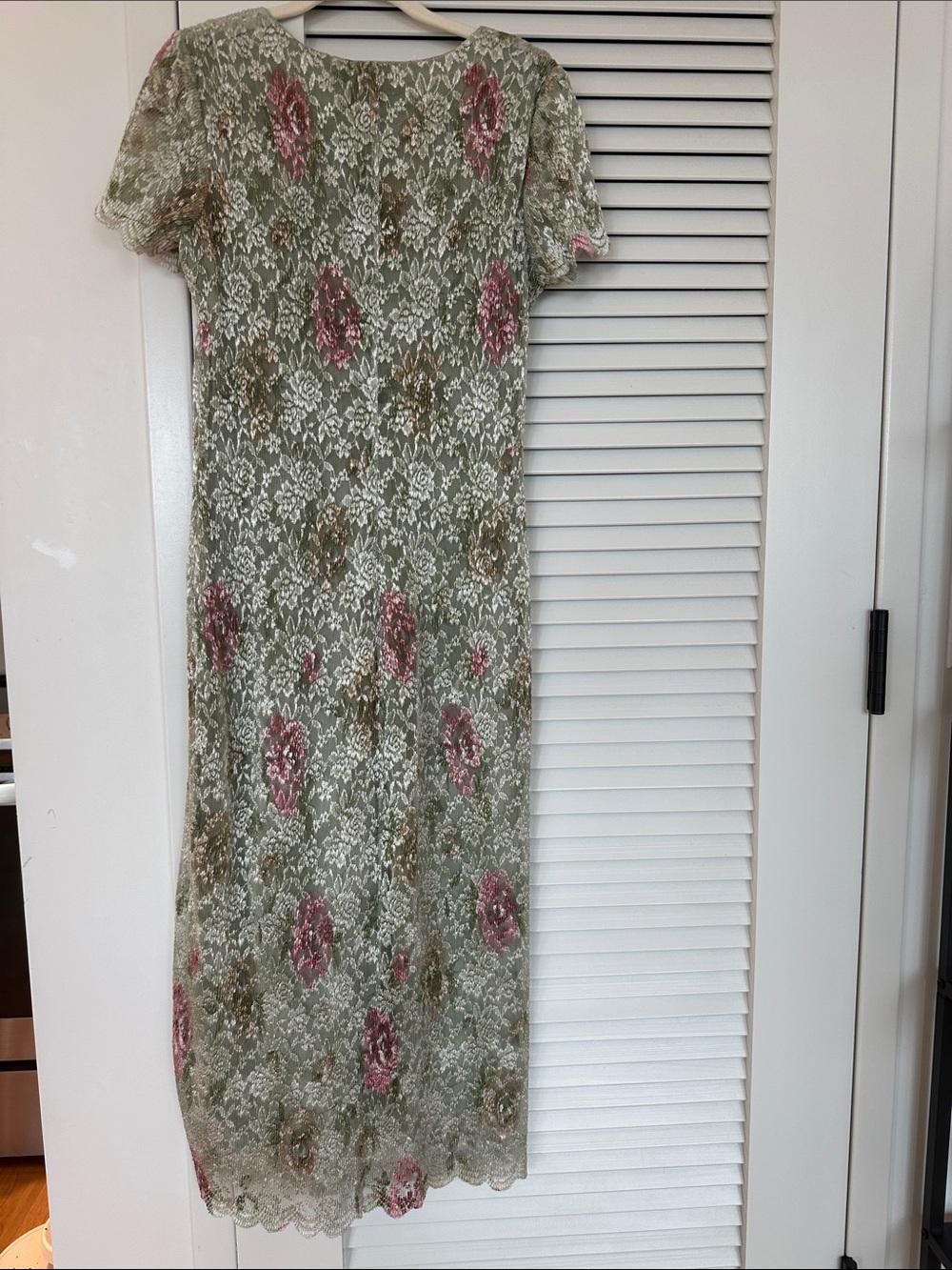 Olive Lace Floral Maxi Dress with Pink Accents - Picture 4 of 4